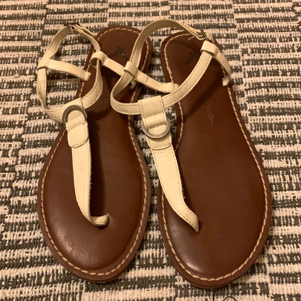 American Eagle white sandals